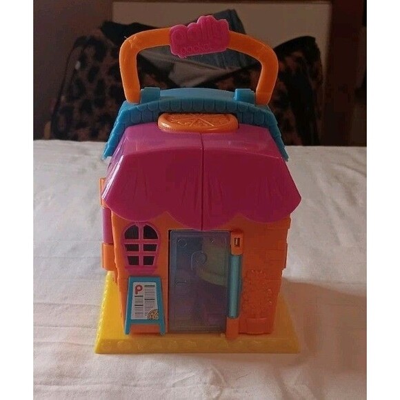 Colorful Polly Pocket Pizza Parlor From Mattel - Picture 3 of 6